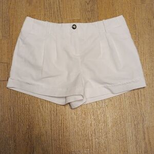 BY AND BY WHITE PLEATED SHORTS